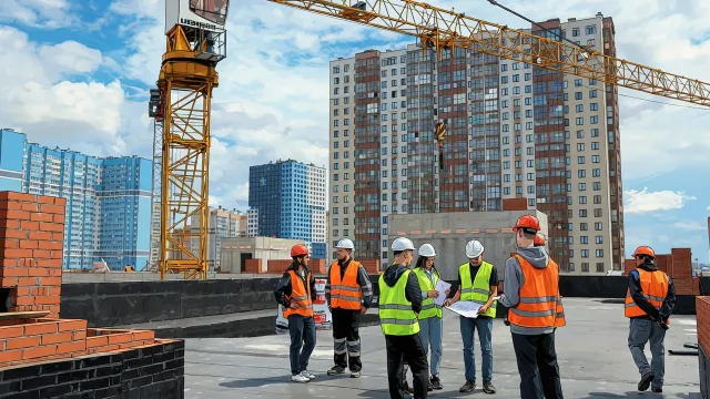 КВС готовит кадры. Петербург строят профессионалы